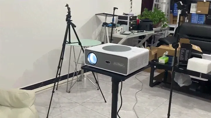 Touyinger Q11 android projector with Android 12.0 3+64G auto focus 900ANSI