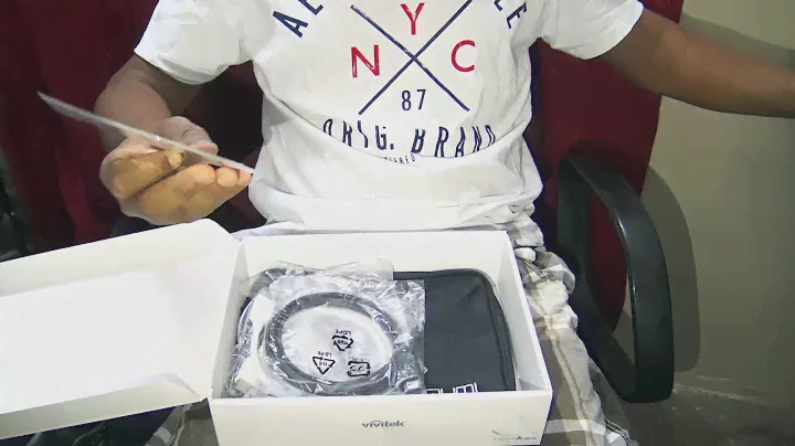Unboxing of the Vivitek Qumi Q6 LCD Projector